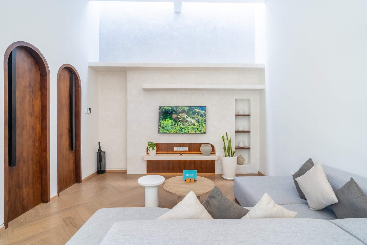 Villa in Bingin Beach · ★4.89 · 4 bedrooms · 4 beds · 4.5 baths, Airbnb сравним