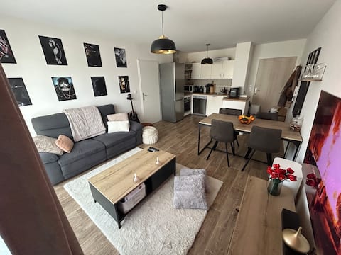 Beautiful cozy nest 42 m² + balcony + parking