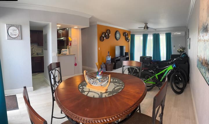 Beautiful Clean 1 Bedroom Condo - Freeport