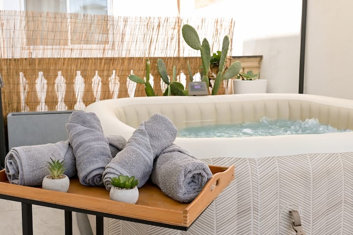 Sea View & Jacuzzi – Quiet between Valletta and Sliema