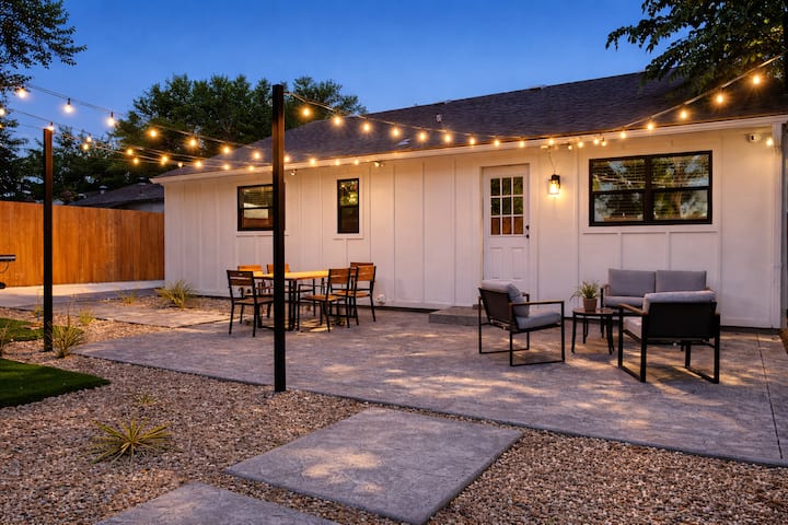 1.4 Mi To At&t | Mini Golf + Hoops | Sleeps 12 - Arlington, TX
