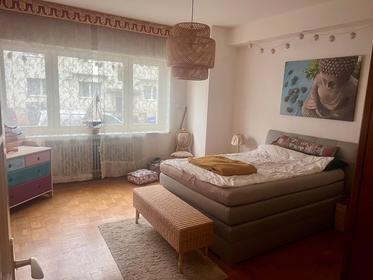 Top Airbnb: 90 m² apartment + garden + parking space in Deutz