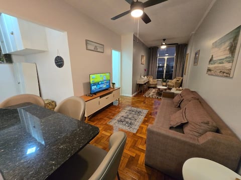 Popular Airbnb listing: Nice and spacious 2 bedroom apt with 2 bathrooms in Copacabana