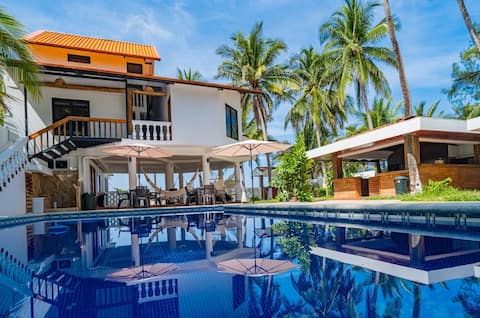 Oceanfront Paradise House Costa del Sol