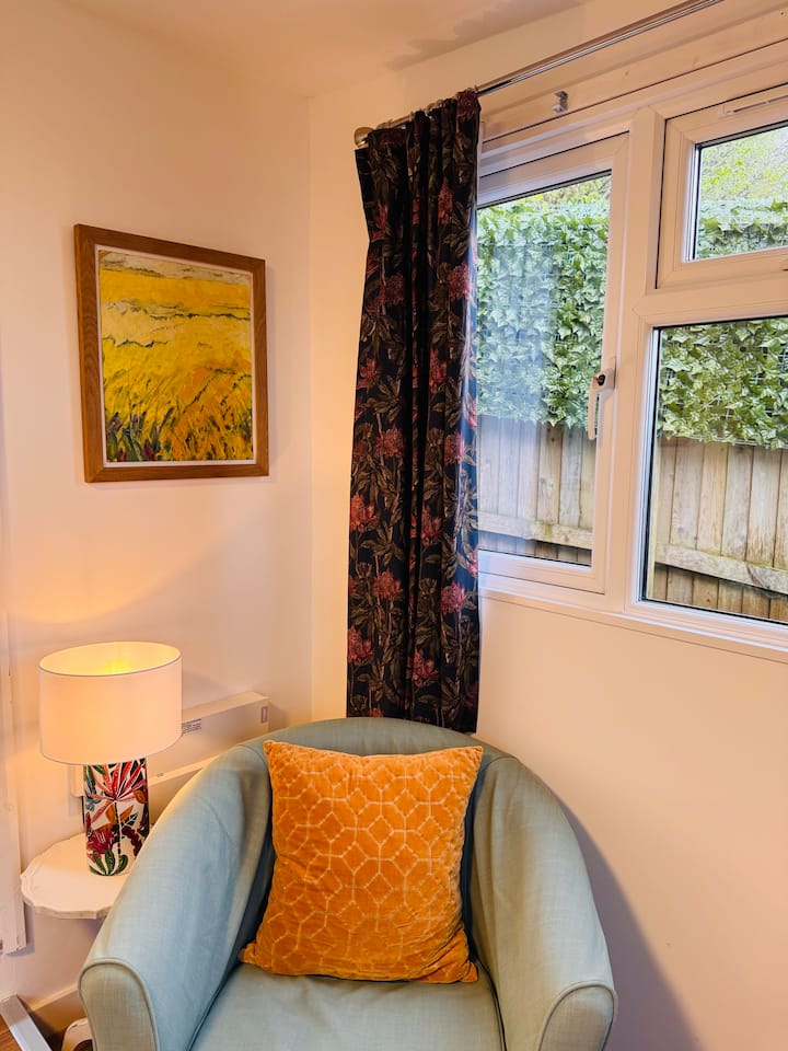Laurie’s Woodside Cabin - Stroud