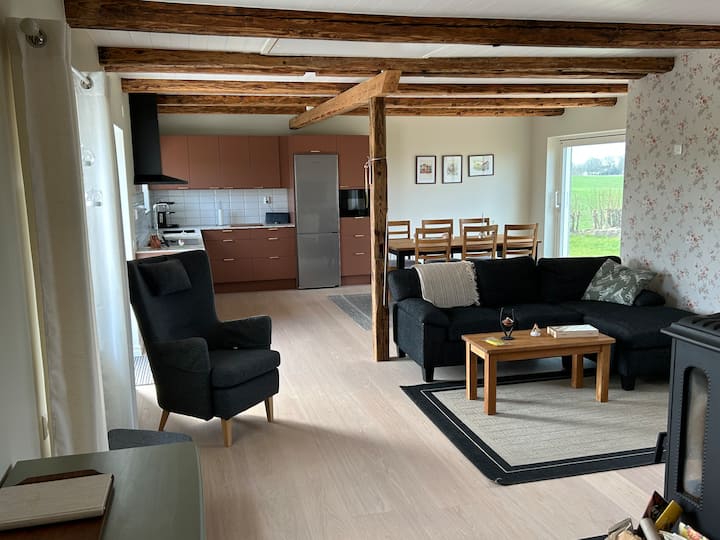 Mysigt Hus Med Panoramautsikt Landsbygden I Skåne - Sjöbo