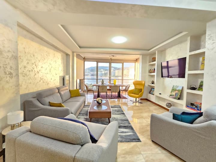 Modern 2br W/ Ocean View + Balcony • Walk To Beach - Montenegro