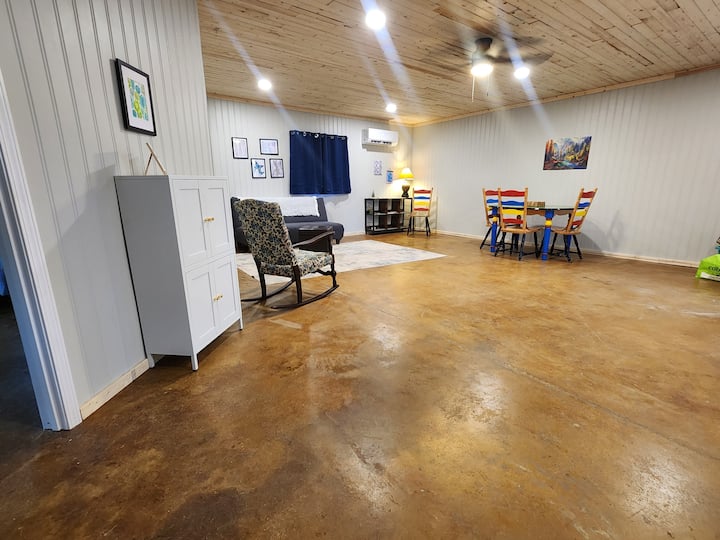 The Belvedere*new Couch And New King Bed* - Hot Springs, AR