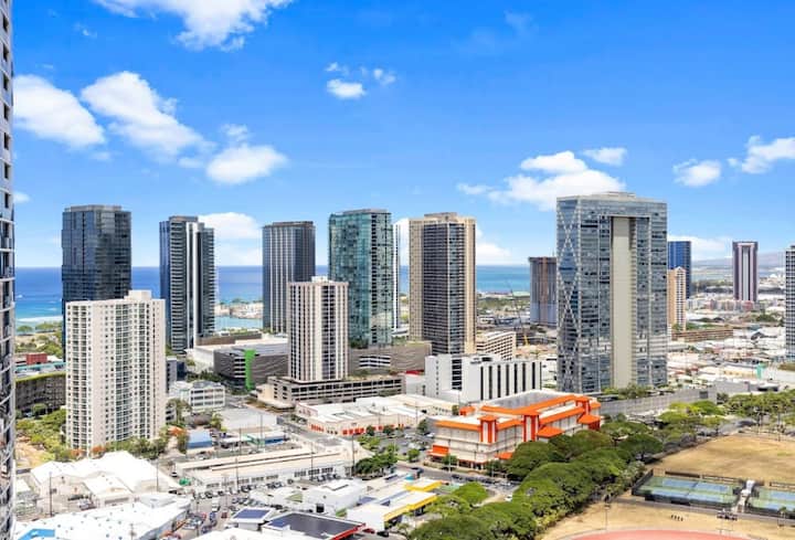 Ocean And Mountain Views 180* - Honolulu, HI