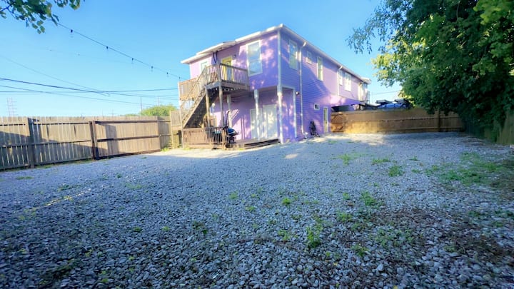 Huge Private Gated Parking 4 Cars / Bywater - New Orleans, LA