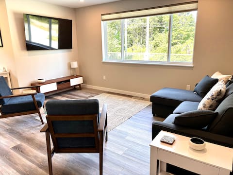 Successful Airbnb property: Ocean View- Hobby Farm-New Build in Comox Valley