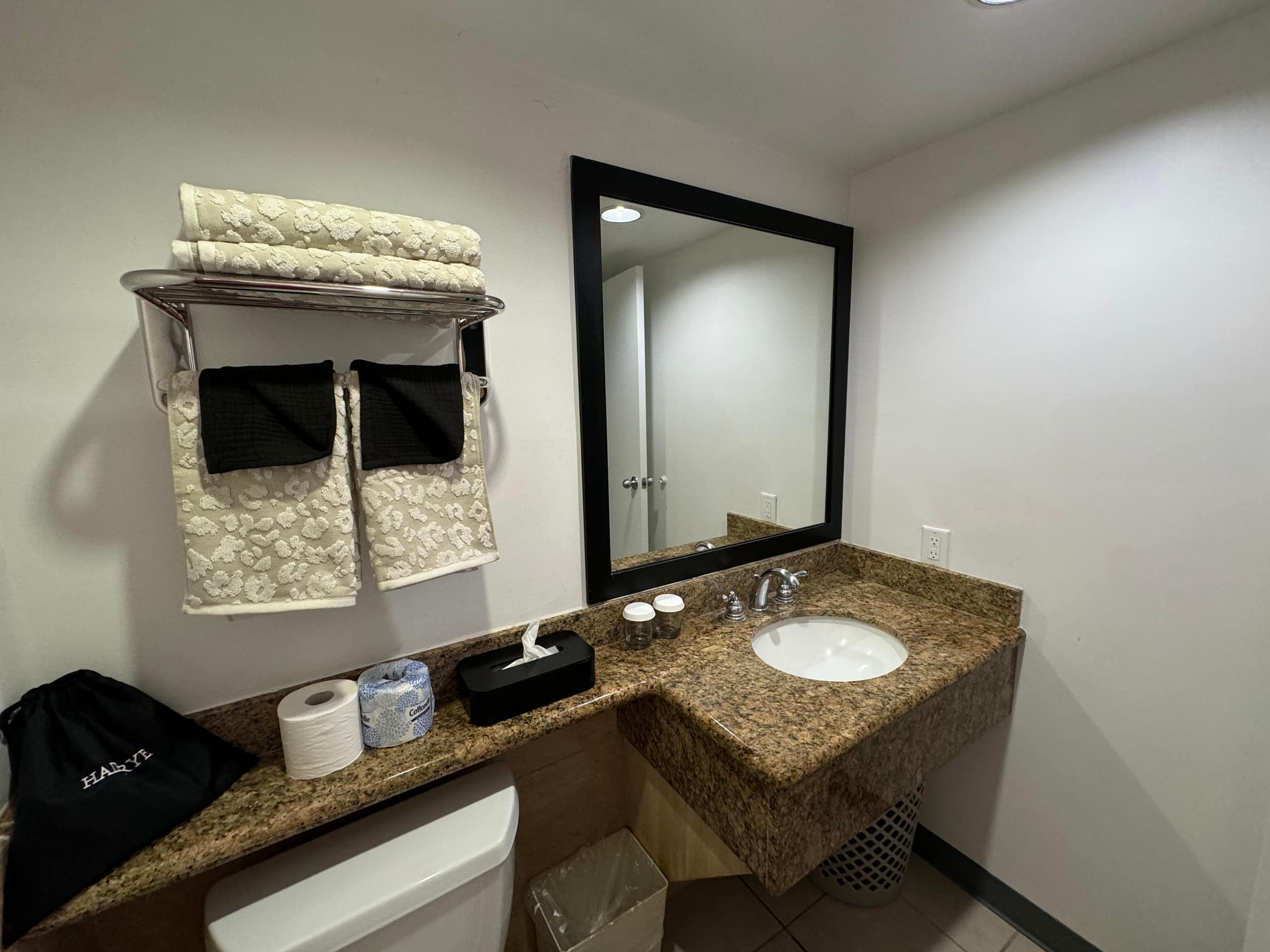 Hotel in Honolulu · ★4.93 · 1 bedroom · 1 bed · 1 private bath - Image 11