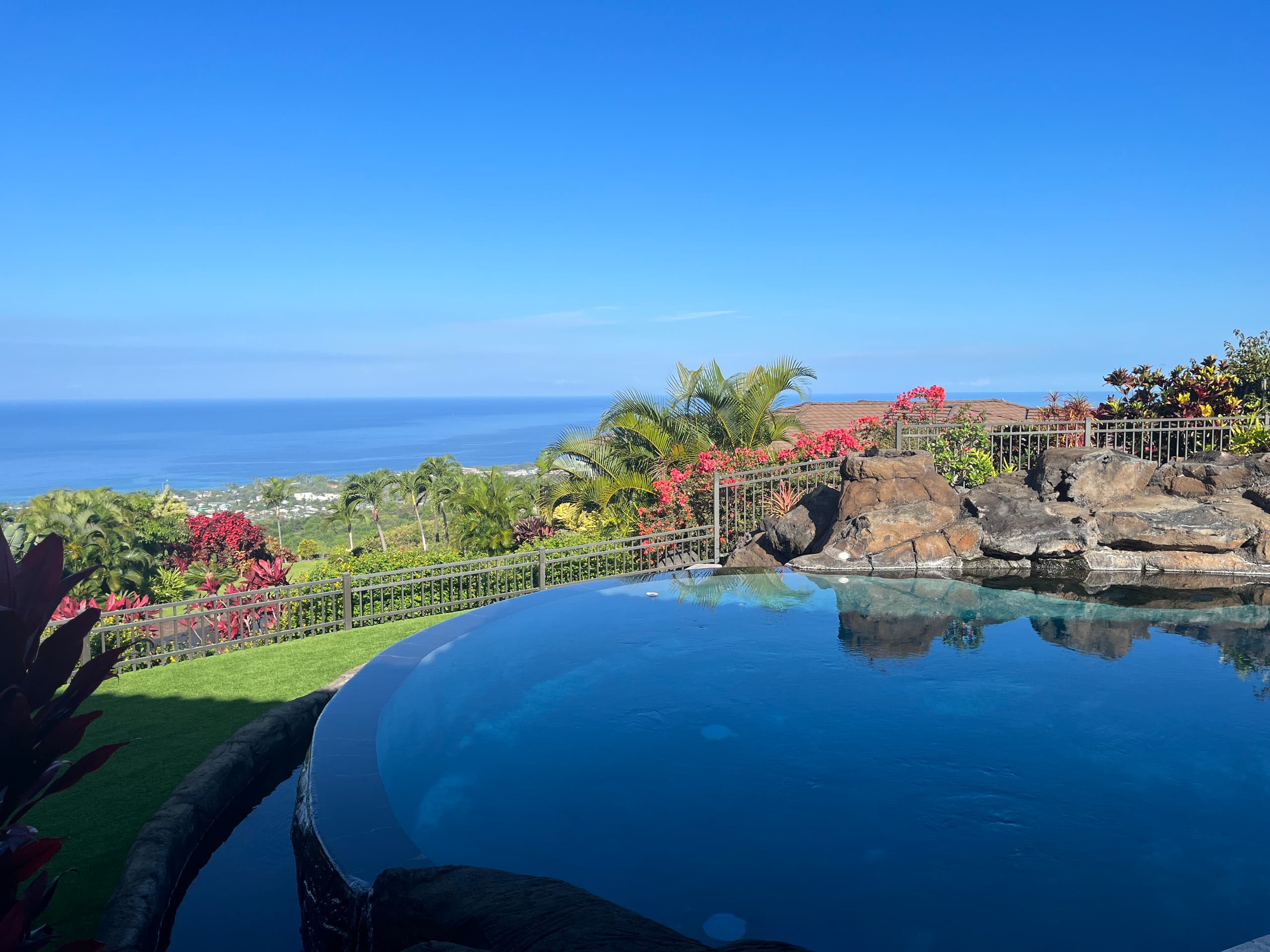 Home in Kailua-Kona · ★4.94 · 3 bedrooms · 3 beds · 3 baths - Image 8