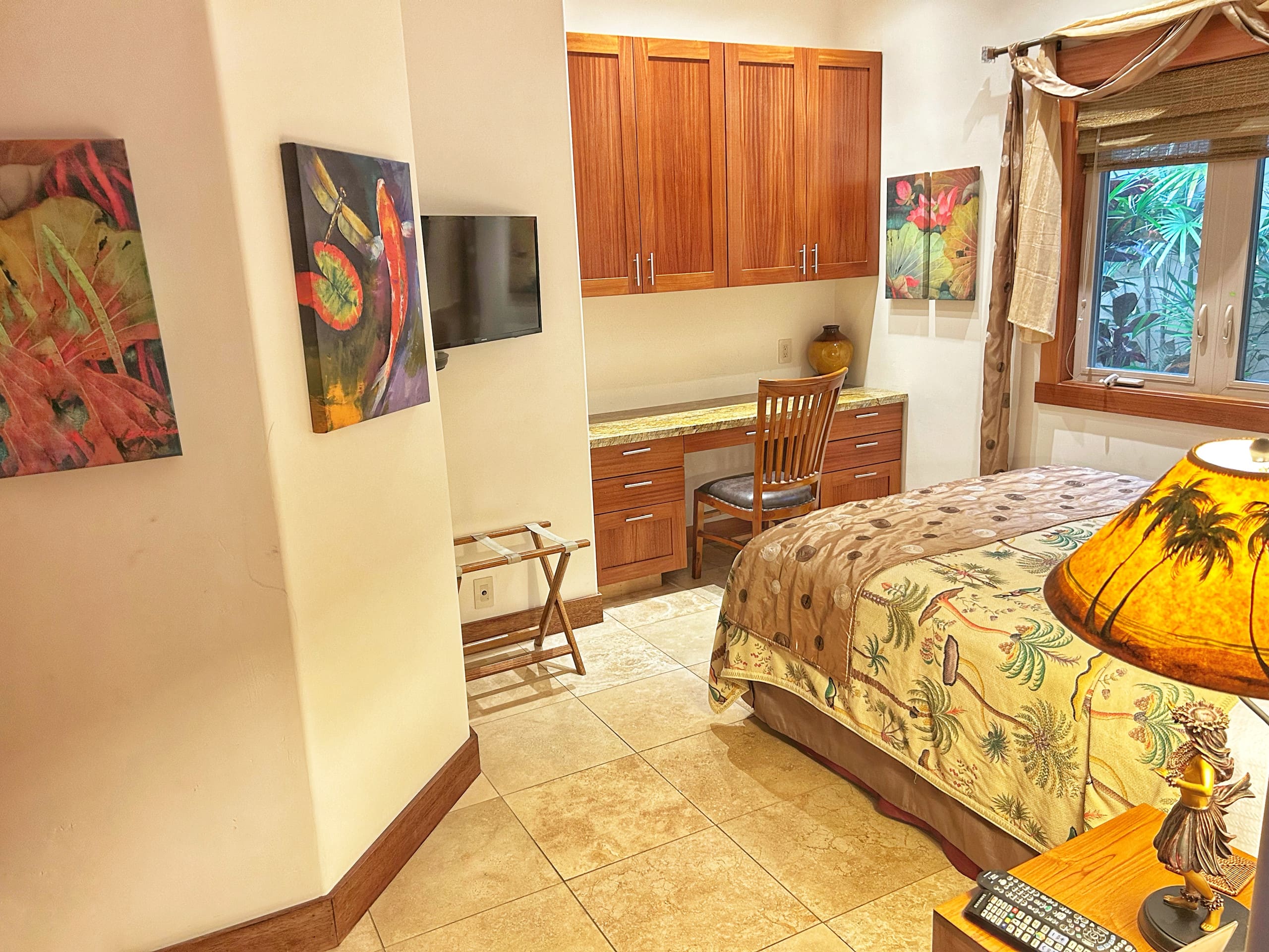 Home in Kailua-Kona · ★4.94 · 3 bedrooms · 3 beds · 3 baths - Image 23