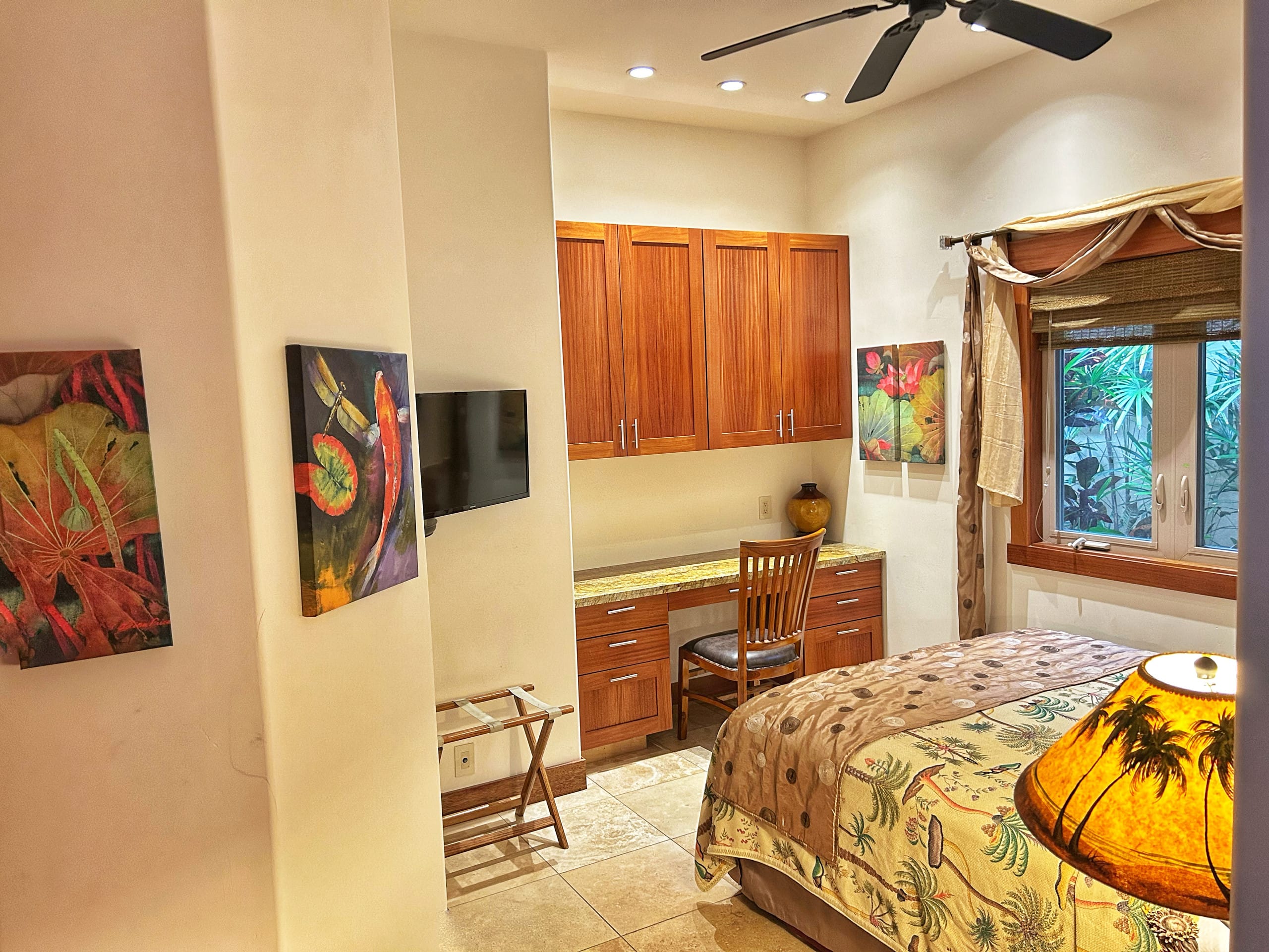 Home in Kailua-Kona · ★4.94 · 3 bedrooms · 3 beds · 3 baths - Image 4