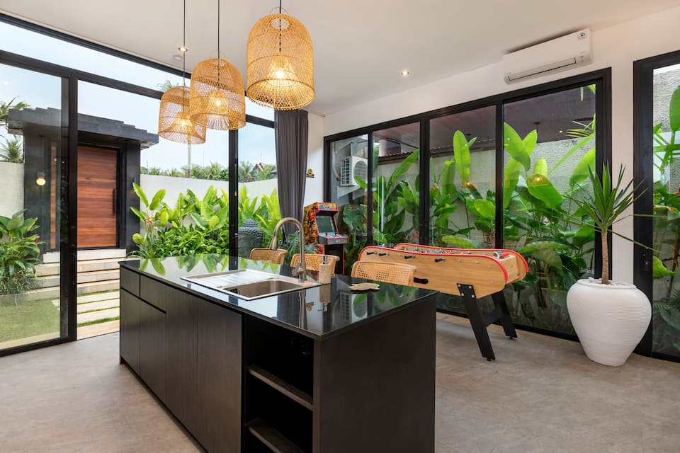 Villa Coconut, a glass villa in the Ubud jungle, Ubud, Bali, Indonesia, photo 4 of 10