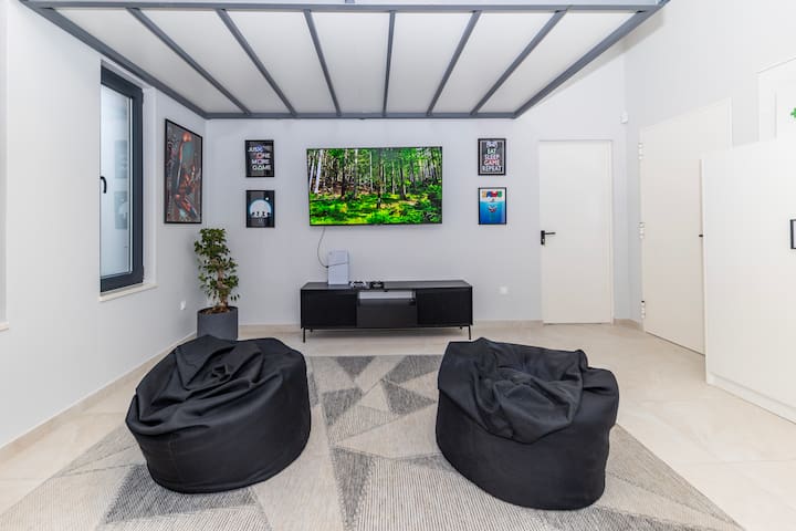 Book Adriatic Nekretnine managed Airbnb listing 2