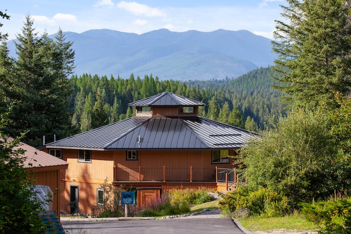 Glacier Gateway Lodge