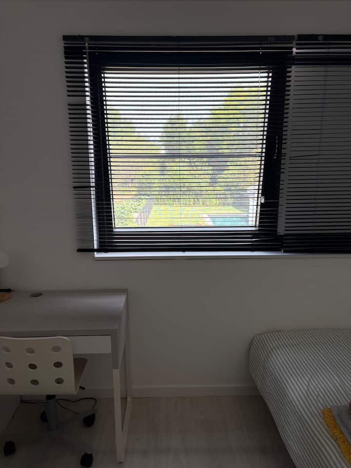 غرفة النوم 2