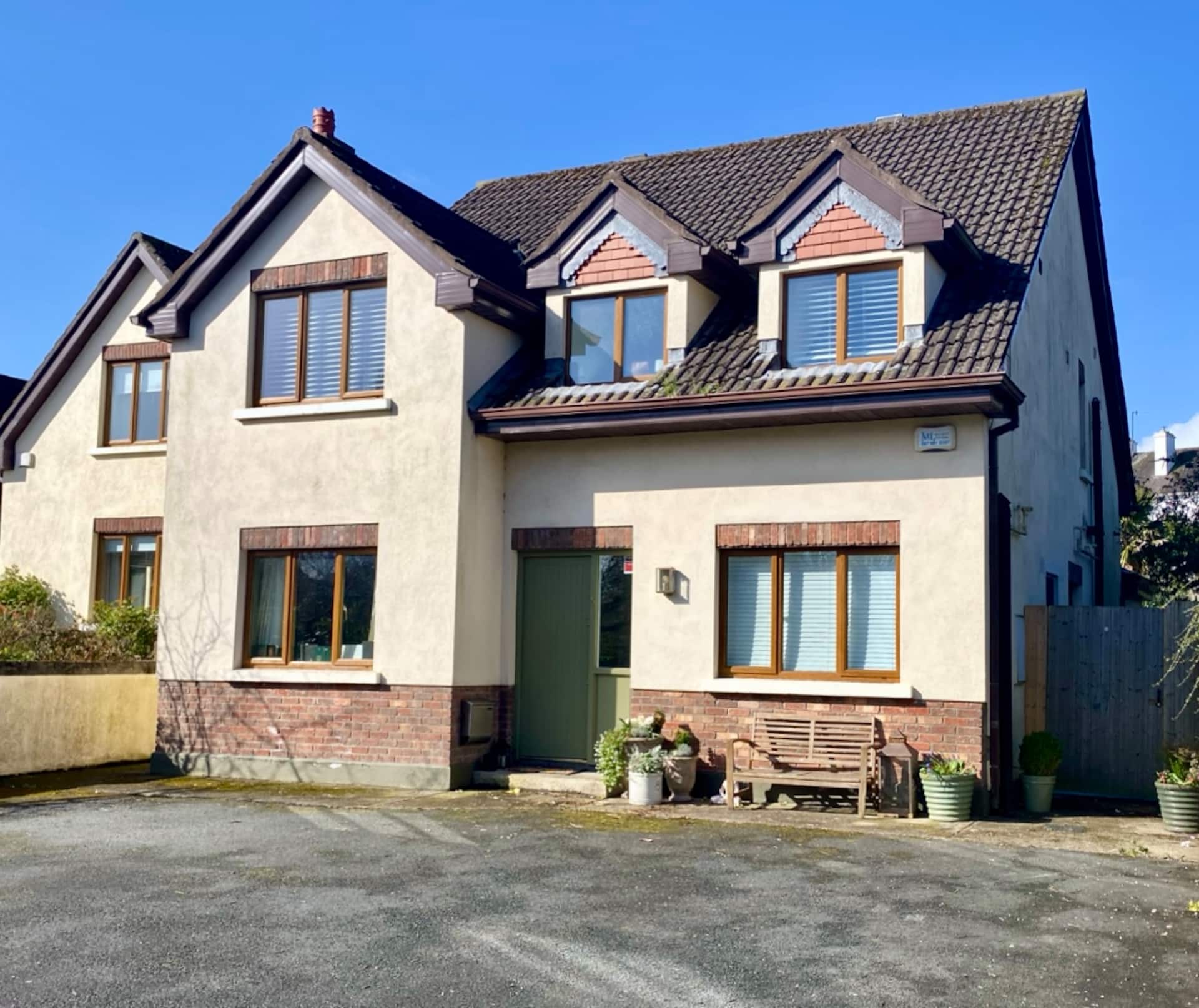 Large Home. Greystones. Perfect for Families