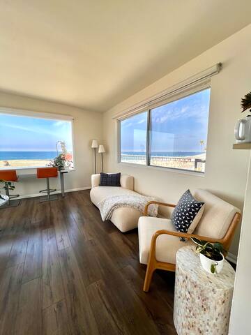 Oceanfront Gem | Steps to Sand + Parking gallery image 2