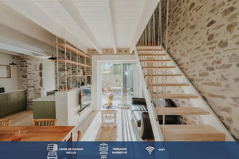 Renovated bright house • Sleeps 5 • Terrace • Quiet
