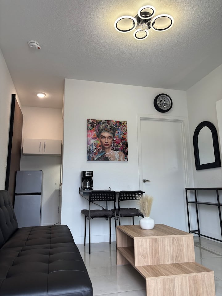 Private Cozy Studio Close To The Keys - Homestead, FL