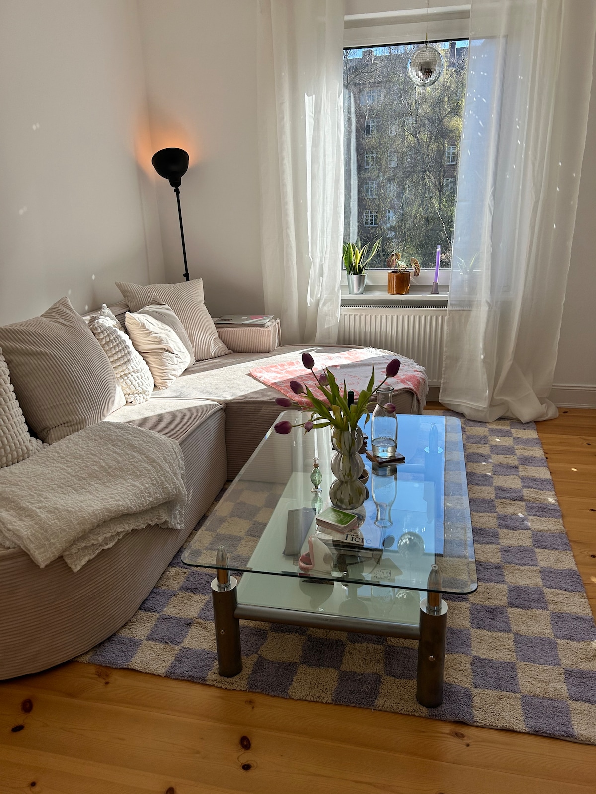 Popular Airbnb listing: Beautiful 2-room apartment in Eppendorf