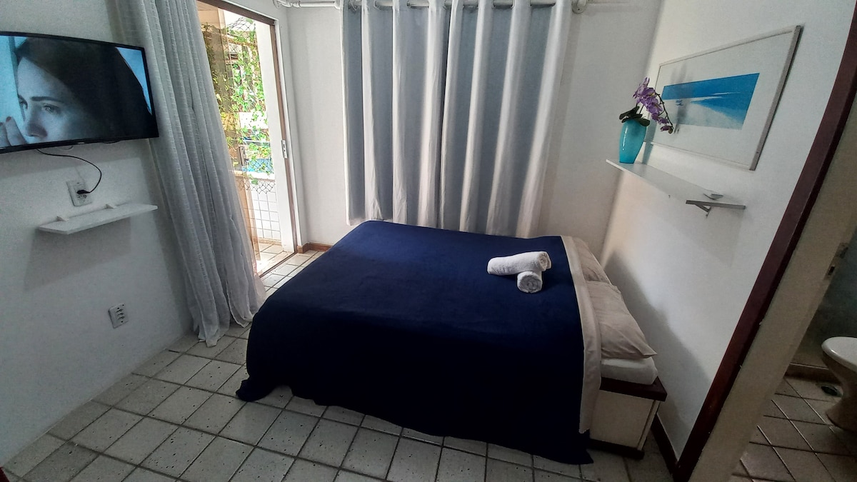 APTO BEM ILUNINADO E QUIET.