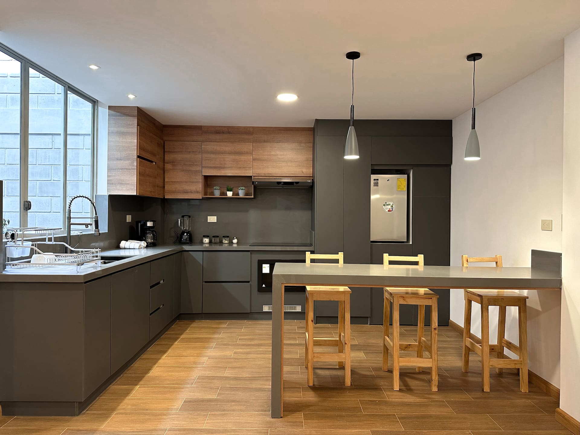 01 New apartment, barbecue and private gardens