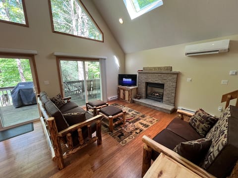 Chalet at Beaver Lakes|Pools|FirePit|Walk to Lake!
