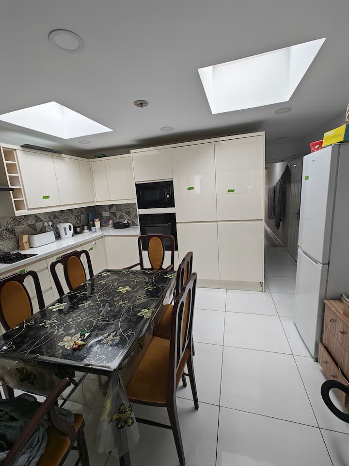 Barking London Close To Station - Barking