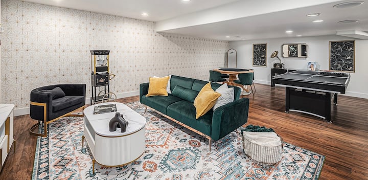 Speakeasy Luxe Suite With Heated Floors, Game Room - Westminster, CO