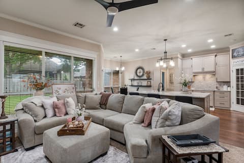 Hidden Gem in Bixby With Game Room & Pool