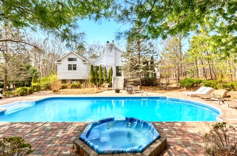 Hamptons Oasis|Huge Heated Pool, Games, FencedYard