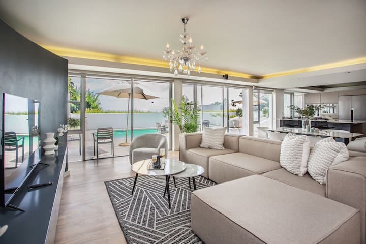 Contemporary Design 4Bedroom •Pool•Ocean Views