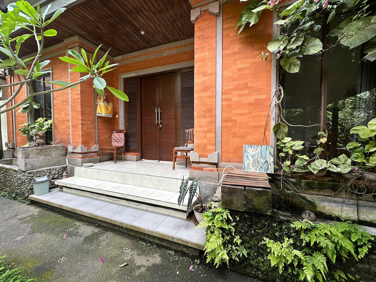 Rental unit in Ubud · 1 bedroom · 1 bed · 1 private bath, сопоставимый объект Airbnb