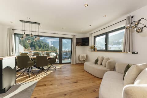 Schlicki’s Mountain Chalet with Sauna
