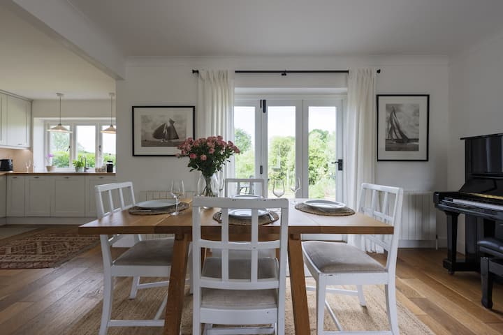 Quiet, Forest Home Nr Lymington - Rowes Cottage - Lymington