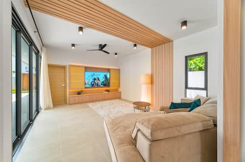 Tasanee 04 • 4BR + Office • Lamai Beach
