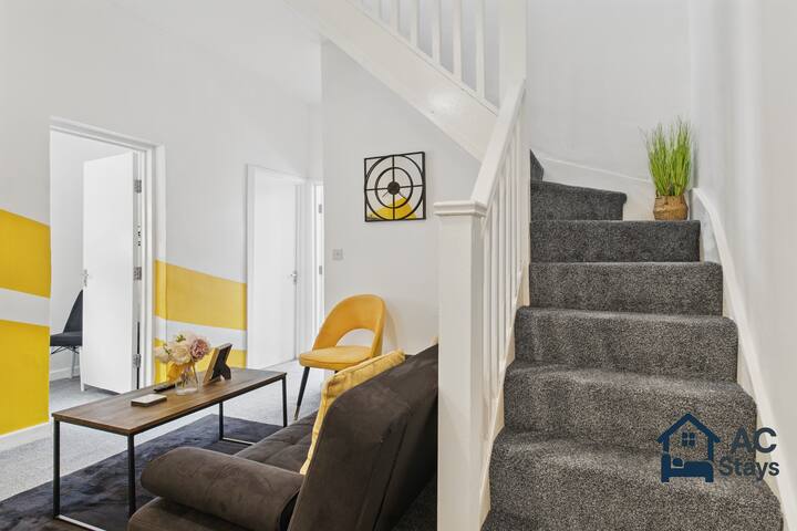 Contractor Friendly Long Stays, Sleeps 6 + Parking - Birmingham