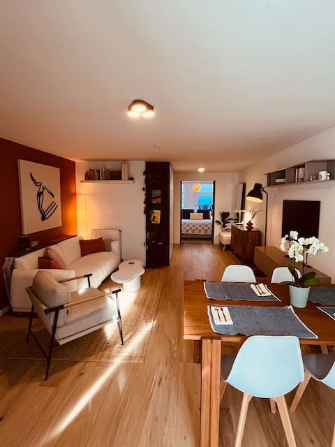 Top performing Airbnb: Stunning Amsterdam Home & Garden in Frederik Hendrikbuurt