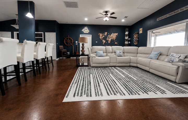Waterfront Retreat W/ Private Pool+dock/sleeps 10 - Port Lavaca, TX
