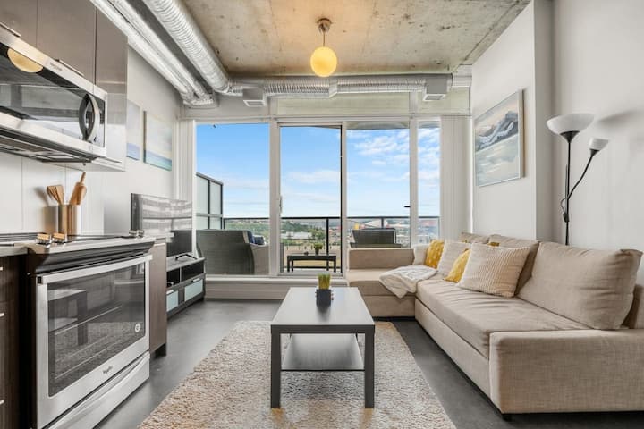 5 Min To Stampede | 2br |Ac |Near Frt Calgary - Calgary