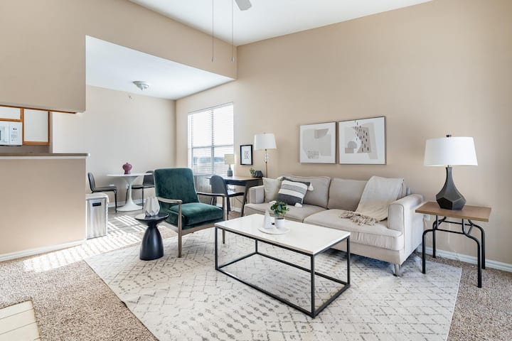 Landing | Modern 1bd, Gym, Pool - Fort Worth, TX