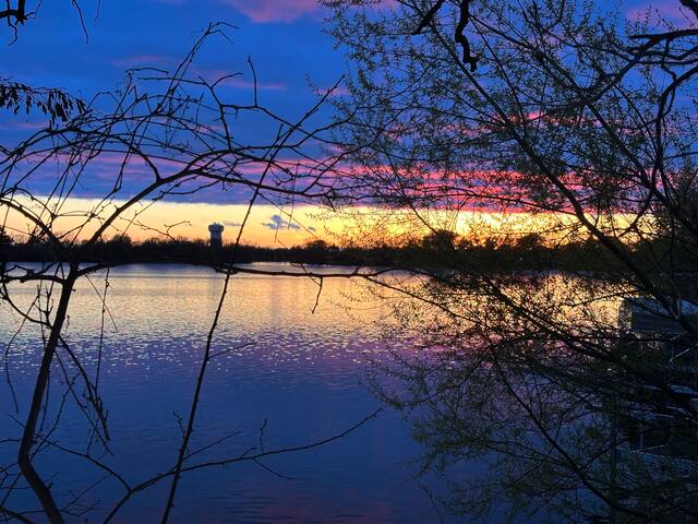Sunset Point on Lake Orono gallery image 4
