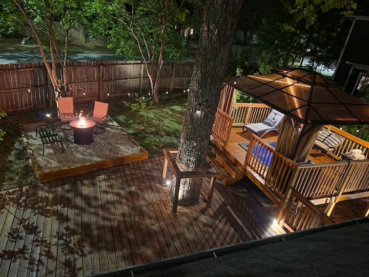 Private Hot Tub + Private Entry - Adjustable King - Atlanta, GA