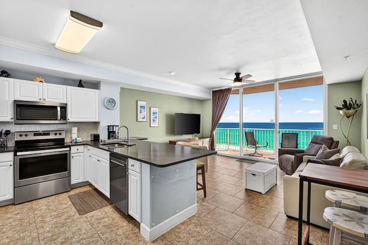 Beachfront Condo W/ Gulf Views & Resort Pools - Panama City Beach, FL