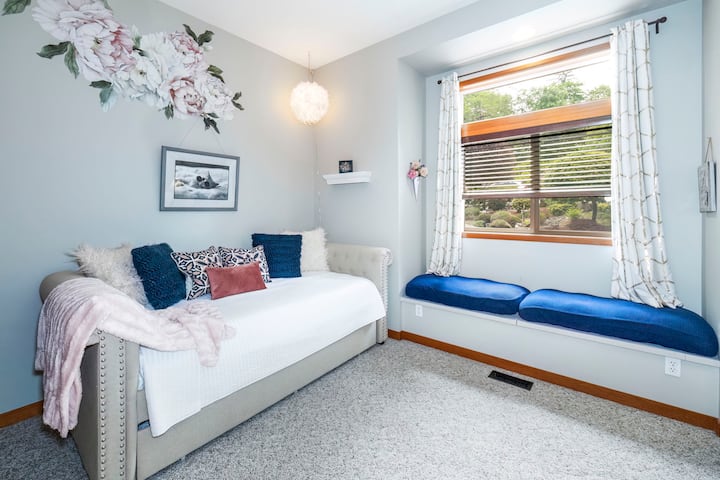 ห้องนอนผู้เข้าพักพร้อมเตียงมีล้อ