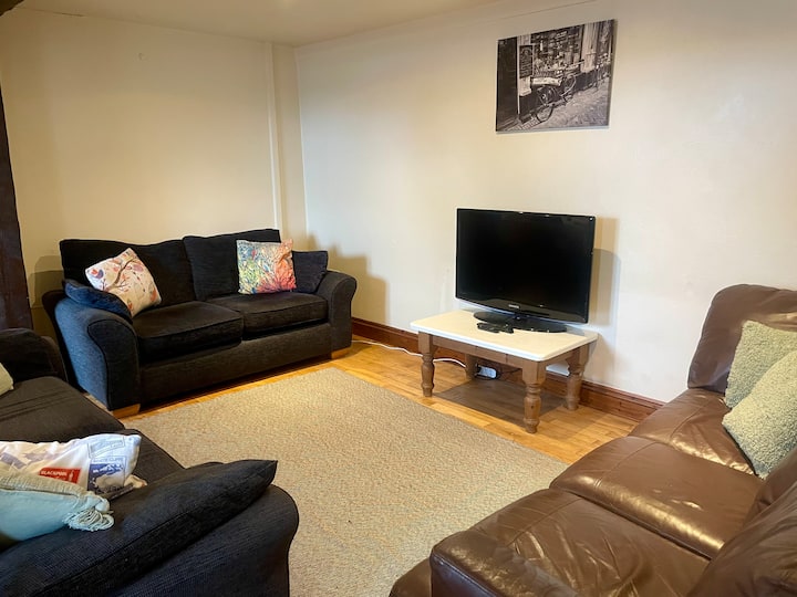 St Twynnells Cottage: Gorgeous Converted Barn - Carew Castle & Tidal Mill